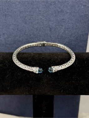 SARDA Bali Sterling Silver Filigree Faceted Blue Topaz Hinge Cuff Bracelet; M/L